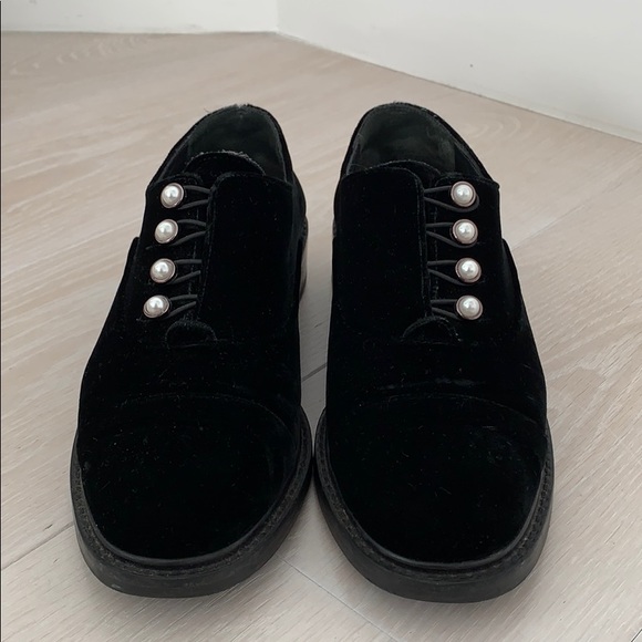 Stuart Weitzman Oxford Shoes - Picture 4 of 8